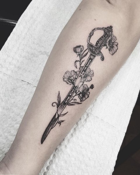Татуировка Холодное Оружие и Цветы