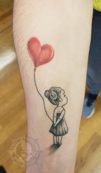 Татуировка Девочка с Воздушным Шаром в Форме Сердца