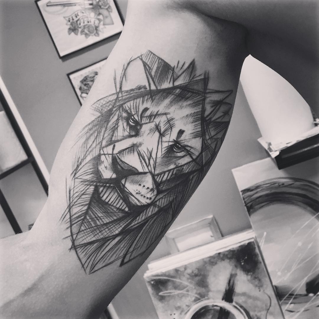 Татуировка Льва на Бицепсе