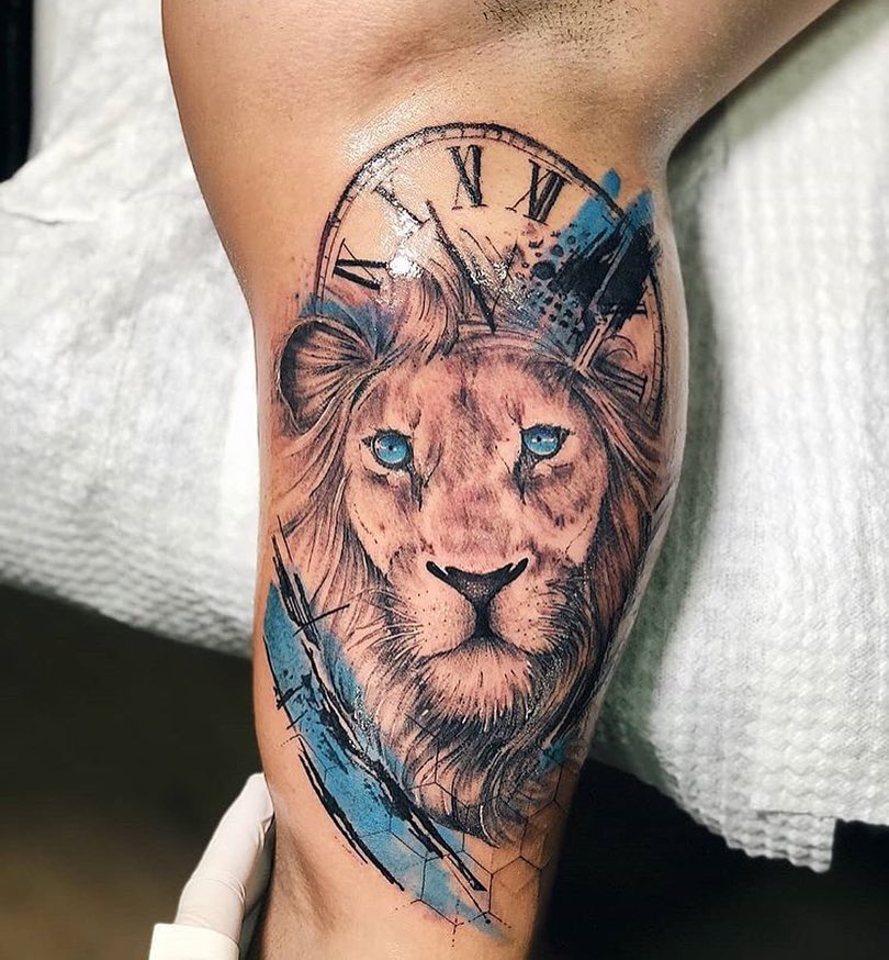Татуировка Льва на Мужском Бицепсе