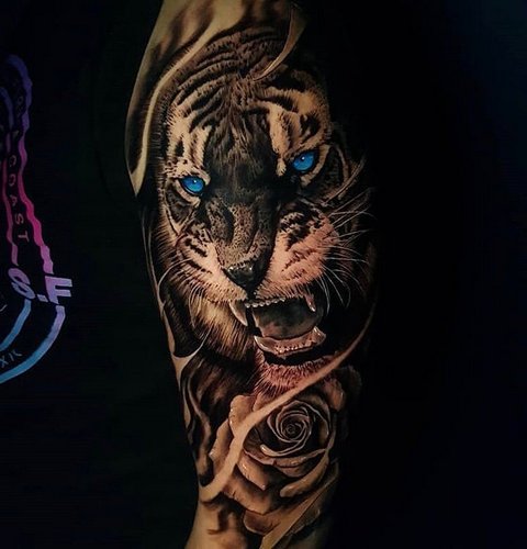 Татуировка Тигра с Яркими Глазами