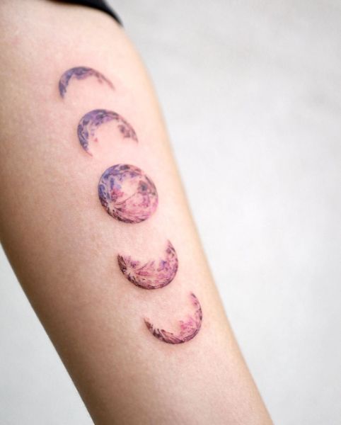 Татуировка Луна для Женщин