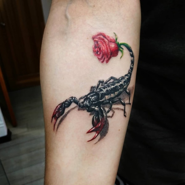Татуировка Скорпиона с Розой